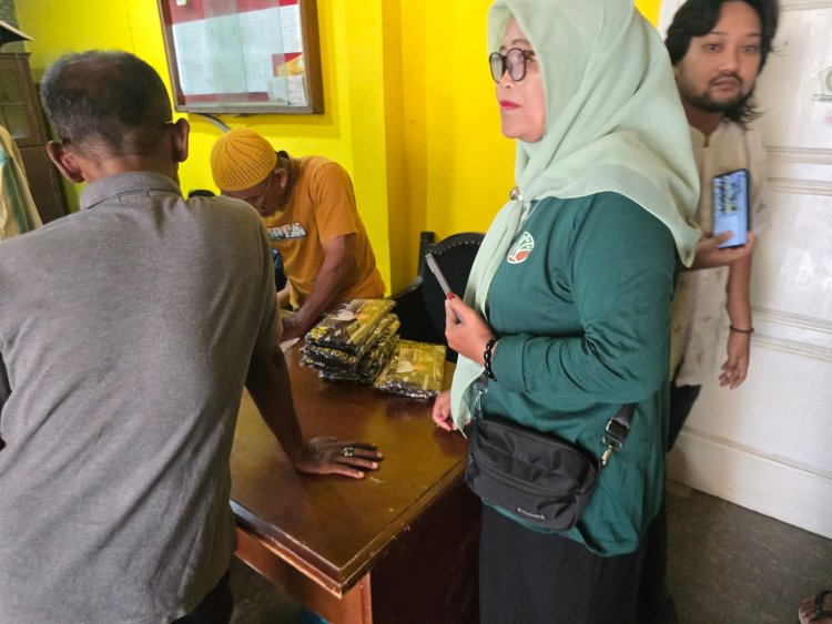 Ratusan Wartawan “Tampar Balik” Ilham Pangestu: Tolak Sarung Bergambar Golkar Jelang Lebaran