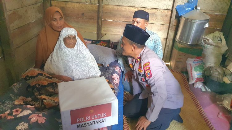 Menutup Ramadan dengan Berkah, Polsek Tanah Luas Berikan Bingkisan untuk Kaum Dhuafa