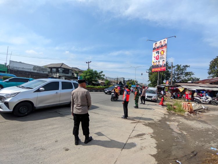 Demi Mudik Aman, Polisi dan TNI Bersinergi Atur Lalu Lintas di Kalijaya