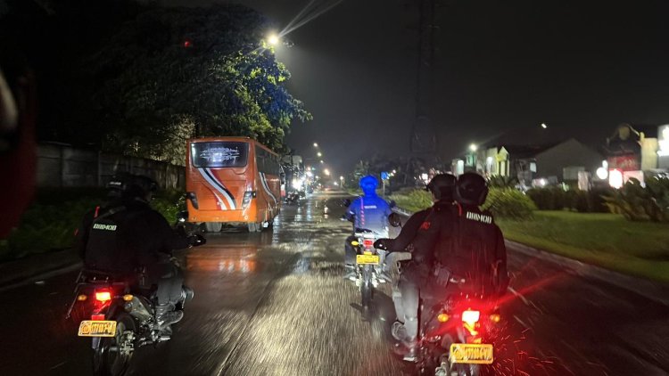 Brimob Batalyon D Pelopor Intensifkan Patroli Malam, Kabupaten Bekasi Dipastikan Kondusif