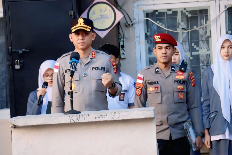 Hari Pertama Sekolah, Kapolres Aceh Tengah Tekankan Budaya Baca Alquran dan Anti-Bullying
