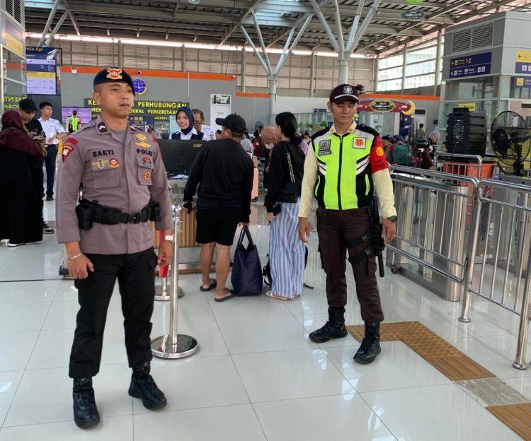 Pengamanan Ops Angkutan Lebaran 2026 di Stasiun Bekasi Berjalan Aman dan Kondusif