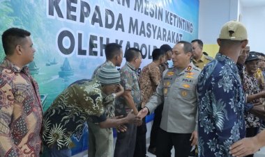 Dorong Ekonomi Pesisir, Kapolda Riau Bantu Nelayan Meranti dengan 20 Mesin Ketinting