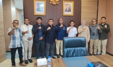Anggota Komite II DPD RI, Bustami Zainudin, bersama anggota DPRD Lampung dari Fraksi NasDem dan sejumlah tokoh masyarakat Kabupaten Way Kanan 