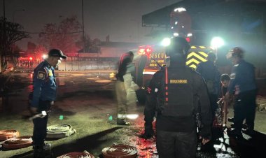 Brimob Metro Jaya Sigap Amankan Kebakaran SPBE di Bekasi, Situasi Cepat Terkendali
