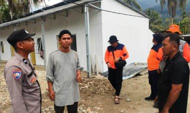 Bhabinkamtibmas Polsek Simpang Jernih Dampingi Tim BNPB Monitoring Pembangunan Huntara