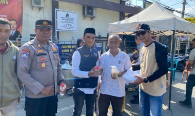 Jumat Berkah Polres Aceh Tengah Kembali Bagikan Makanan dan Bubur untuk Masyarakat di Depan Mapolres