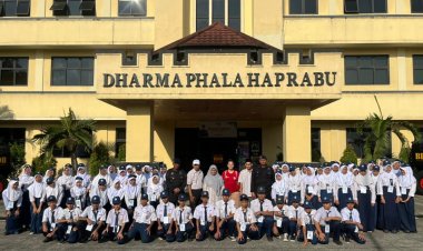 Brimob Polda Metro Jaya Latih Kepemimpinan Siswa SMPN 5 Cikarang Timur di Batalyon D Pelopor