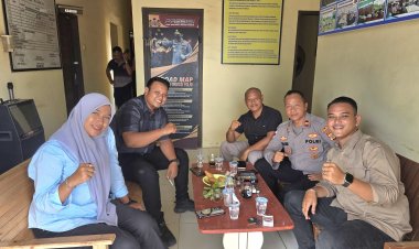 Perkuat Kolaborasi, Wartawan Kaperwil Aceh Silaturahmi dengan Kapolsek Muara Dua