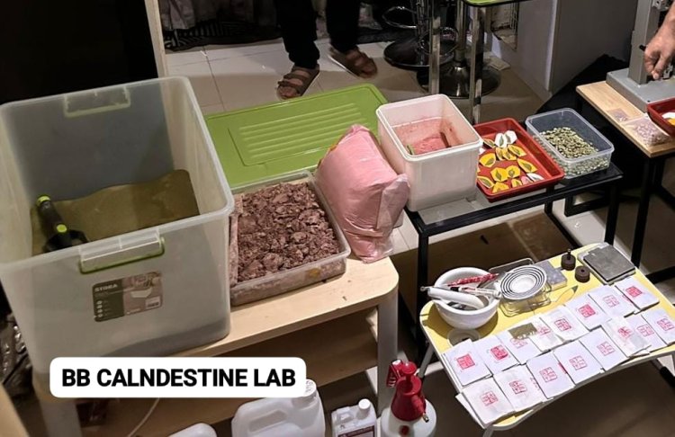 Polda Metro Jaya Berhasil Mengungkap Clandestine Lab Narkotika Jenis Ektasi Dan Happy Wate
