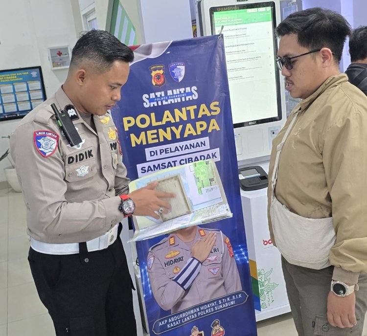 ‎Satlantas Polres Sukabumi Hadirkan Layanan Humanis Lewat Program "Polantas Menyapa" di Samsat Cibadak dan Pelabuhan Ratu