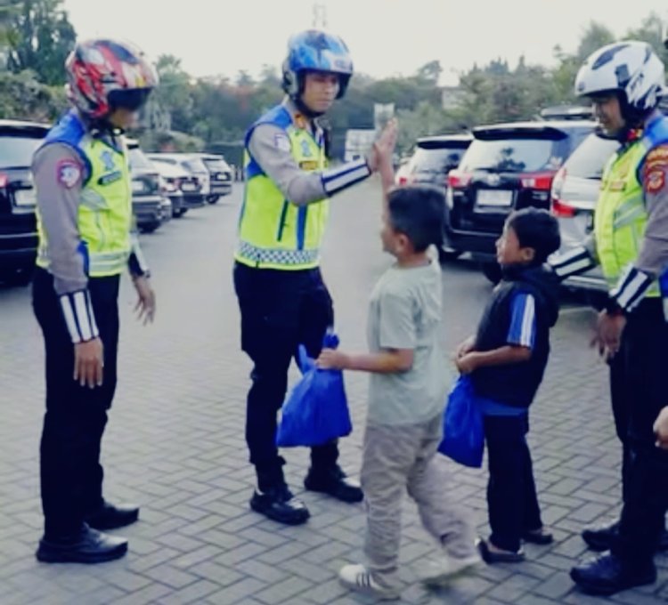 Hadirkan Rasa Aman di Libur, "Police Rangers" Satlantas Cimahi Patroli di Kawasan Wisata Lembang