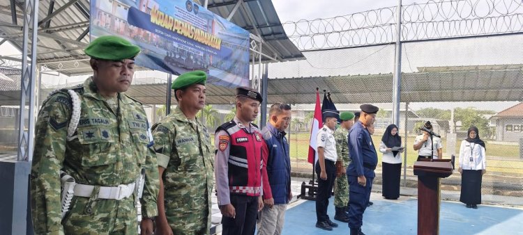 SINERGITAS TNI DAN LAPAS, DANPOS KORAMIL BLAMBANGAN UMPU HADIRI APEL IKRAR PEMASYARAKATAN