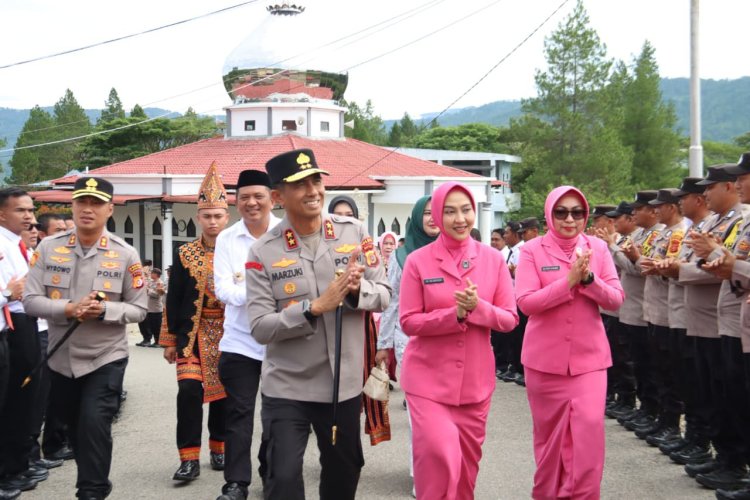 Kunker ke Polres Gayo Lues, Kapolda Aceh Tanda Tangani Prasasti Pembangunan Polsek Dabun Gelang