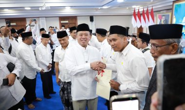 Serahkan 243 Sertipikat Tanah Wakaf di Jawa Tengah, Menteri Nusron: Bagian dari Program Prioritas Nasional Selesaikan Kepastian Hukum Aset Umat