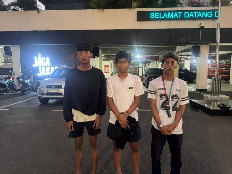 Patroli Brimob Bekasi Kota Ungkap Dugaan Peredaran Tembakau Sintetis, Tiga Pemuda Diamankan
