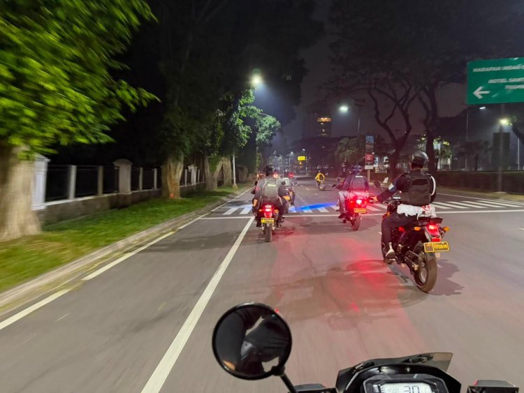 Patroli Rayonisasi Brimob Batalyon D Pelopor Cegah Gangguan Kamtibmas di Kota Bekasi