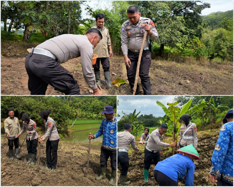 ​Wujud Nyata Polri Peduli Petani, Sat Lantas Polres Kuningan Sukseskan Program Ketahanan Pangan