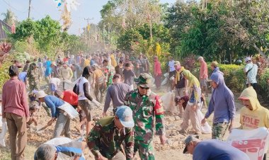 KORAMIL 427-05/BANJIT GELAR KARYA BHAKTI, RATUSAN WARGA BERSAMA PERBAIKI JALAN BERLUBANG DI REBANG TINGGI