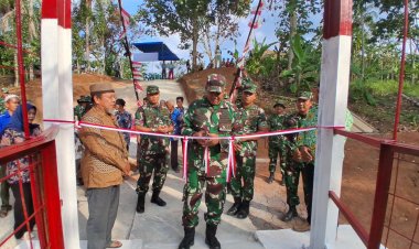 JEMBATAN PERINTIS GARUDA PERKUAT AKSES DAN PEREKONOMIAN MASYARAKAT KAMPUNG JUKU KEMUNING