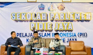 Haji Uma Isi kuliah Umum di Aula Bupati Pidie Jaya Bersama PII di buka Wabup bertema Aceh Emas atau Aceh Cemas