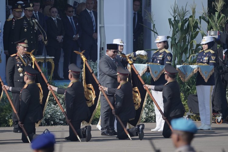 Kapolda Metro Jaya Terima Tanda Kehormatan Nugraha Sakanti dari Presiden RI