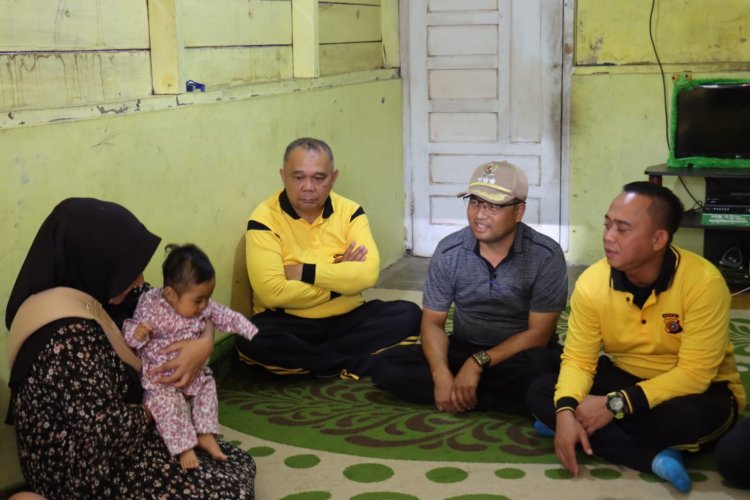 Kapolres Aceh Tengah Salurkan Bantuan Sosial untuk Ranayya Dhelisa, Anak yang Berjuang Melawan Sakit