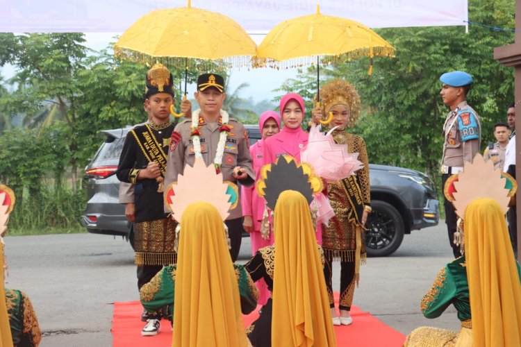 Polres Pidie Jaya Sambut Kapolres Baru AKBP Tendri Wardi, S.Pt., S.I.K., M.H. dalam Rangka Serah Terima Jabatan
