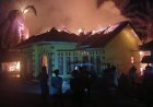RESPON CEPAT LAYANAN 110! Polres Way Kanan Segera Datangi TKP Kebakaran Rumah Warga di Sangkaran Bhakti