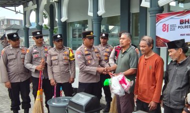 Sambut HUT RI ke-81, Polres Aceh Tengah dan Polsek Jajaran Laksanakan Bakti Sosial di Tempat Ibadah