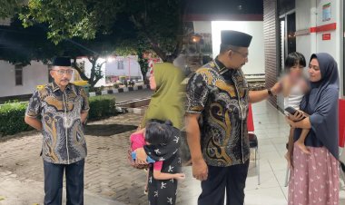 Haji Uma Jenguk dan Bantu Biaya Pendamping Dua Anak Bocor Jantung Asal Aceh di Jakarta