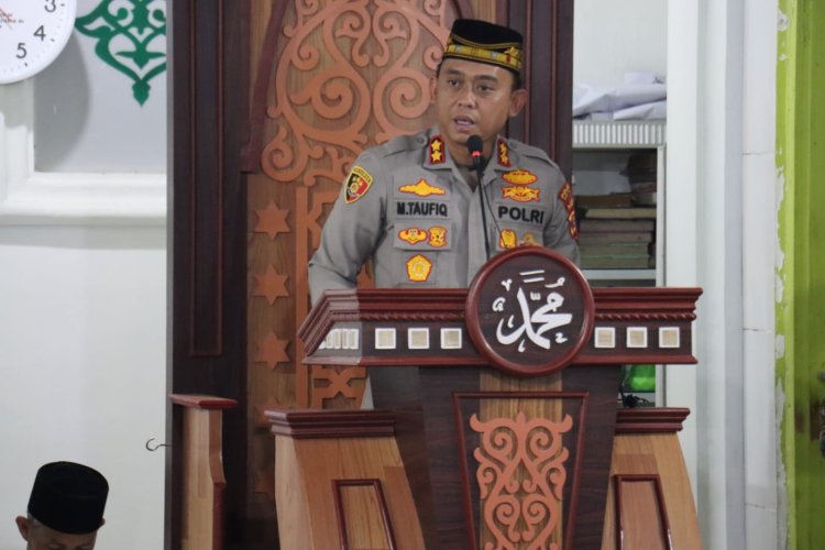 Dari Masjid Babuttaubah, Kapolres Aceh Tengah Serukan Warga Tangkal Hoaks dan Kenakalan Remaja