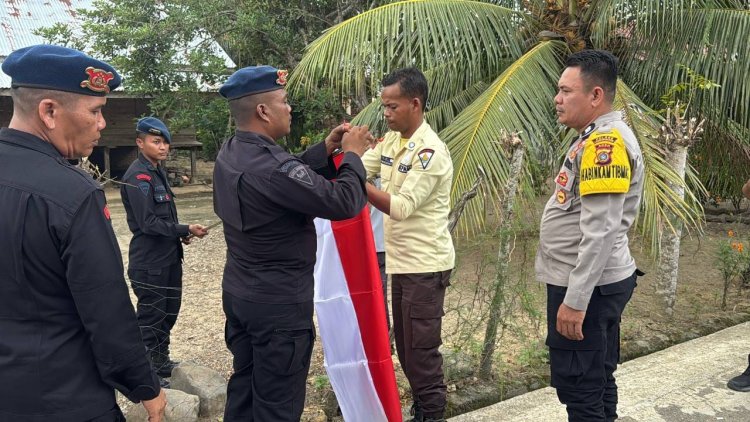 Brimob Aceh Dekat dengan Rakyat, Berbagi di Desa Binaan Jelang HUT RI ke-81