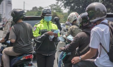 Satlantas Polresta Bogor Kota Bagikan Masker Gratis, Antisipasi Dampak Debu Vulkanik