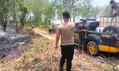 Warga & Media Online Indonesia Apresiasi Gerak Cepat Kapolres Way Kanan   Kebakaran Lahan PTPN VII Berhasil Dipadamkan Berkat Layanan Darurat 110 yang Responsif!