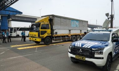 Korlantas Polri Gelar Simulasi Jatanlin di Tol Japek, Siapkan Penerapan Zero ODOL 2027