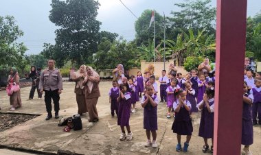 Polisi Sahabat Anak, Polsek Gunung Labuhan Terima Kunjungan Murid TKN Pembina Way Tuba