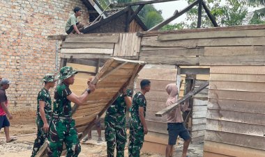 HARI PERTAMA PRA TMMD KE-130, KODIM 0427/WAY KANAN BONGKAR RUMAH WARGA, KAPTEN A. YANI FOLSEN TURUN LANGSUNG