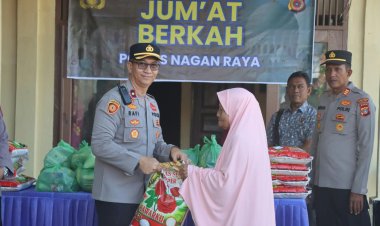 Jum’at Berkah, Polres Nagan Raya Bagikan Sembako dan Gelar Layanan Kesehatan Gratis