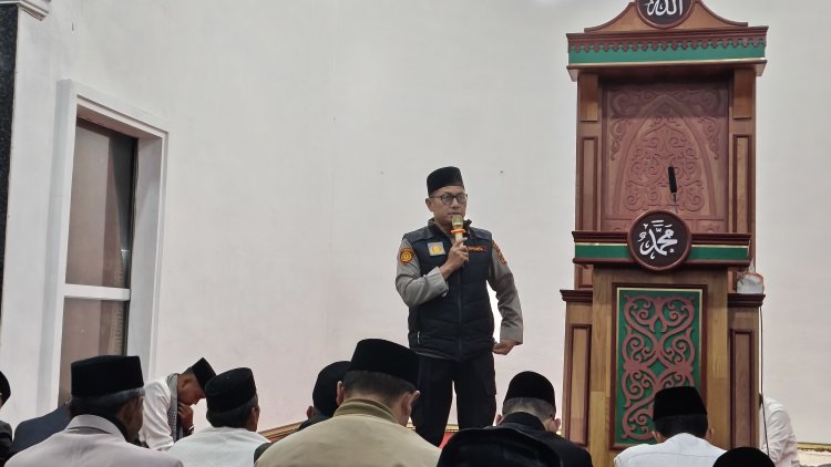 Safari Subuh Rabu Berkah, Kapolsek Bebesen Ajak Warga Perkuat Pengawasan Generasi Muda