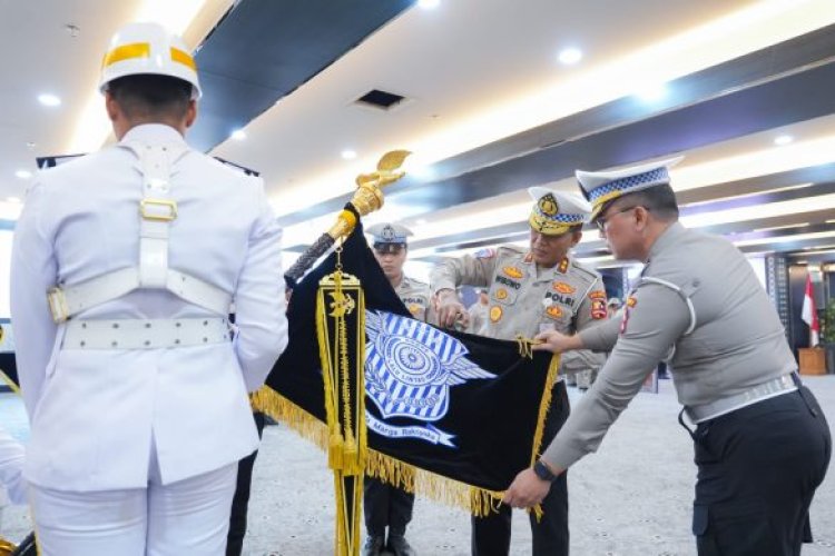 Korlantas Polri Gelar Tradisi Pencucian Pataka Sambut HUT ke‑71 Lalu Lintas Bhayangkara