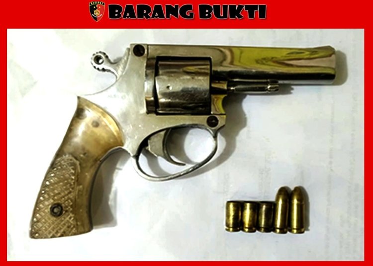 Gerebek Rumah di Adi Jaya Negara Batin, Polisi Temukan 4,25 Gram Diduga Sabu dan Senpira serta Amunisi