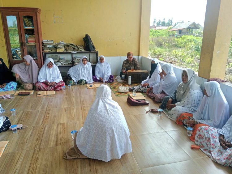 Pengajian Rutin Sirul Mubtaddin di Gampong Kapa, Tgk. Abi Maulana Bahas Hukum bagi Orang Fakir