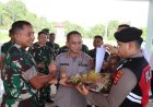Semarak HUT TNI ke-81, Kapolres Nagan Raya Perkuat Sinergitas TNI-Polri melalui Upacara dan Pemberian Tumpeng