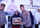 Kapolres Bener Meriah Gelar Jumat Berkah di Masjid At-Taqwa, Salurkan 20 Paket Bantuan kepada Jamaah