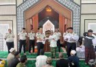 Kalapas Cipinang Bagikan Ratusan Baju Koko untuk Santri, Tegaskan Pelayanan Tanpa Pungutan