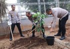 Polda Metro Jaya Tanam Pohon, Ajak Personel Hadirkan Kesejukan bagi Masyarakat