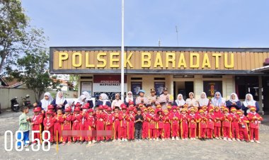 Polisi Sahabat Anak, Polsek Baradatu Terima Kunjungan Siswa TK Islam Muslimin