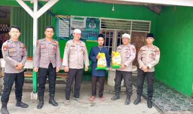 Jumat Keliling, Polres Way Kanan Gelar Kurve dan Bantuan Sosial di Masjid