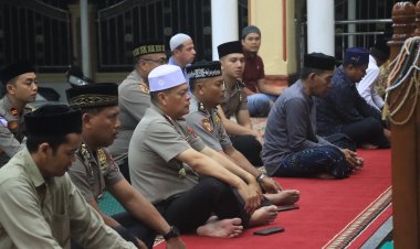 Subuh Keliling, Kapolres Aceh Utara Serap Aspirasi Warga dan Sampaikan Pesan Kamtibmas